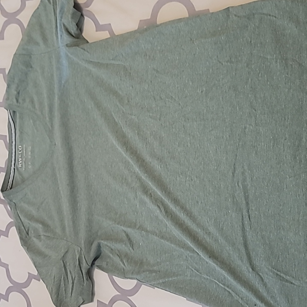 RW& Co. Essential Fitted Green V-Neck T-Shirt Men's Medium